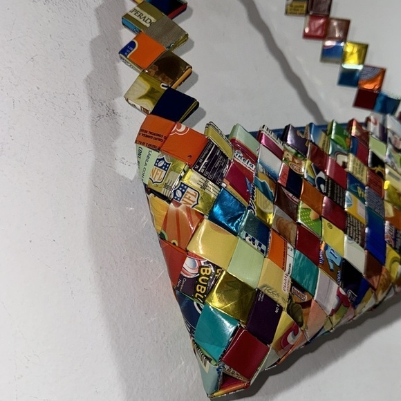 Wrapper purse zippered closure handbag colorful conversation piece - Picture 3 of 6